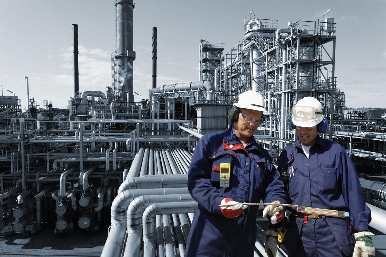 مهندسی صنایع مرتبط با استخراج نفت